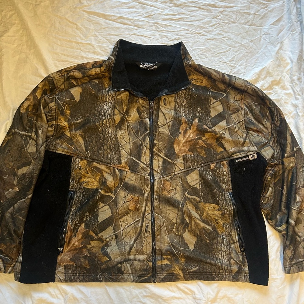 Winchester x Realtree men’s camo vintage y2k jacket